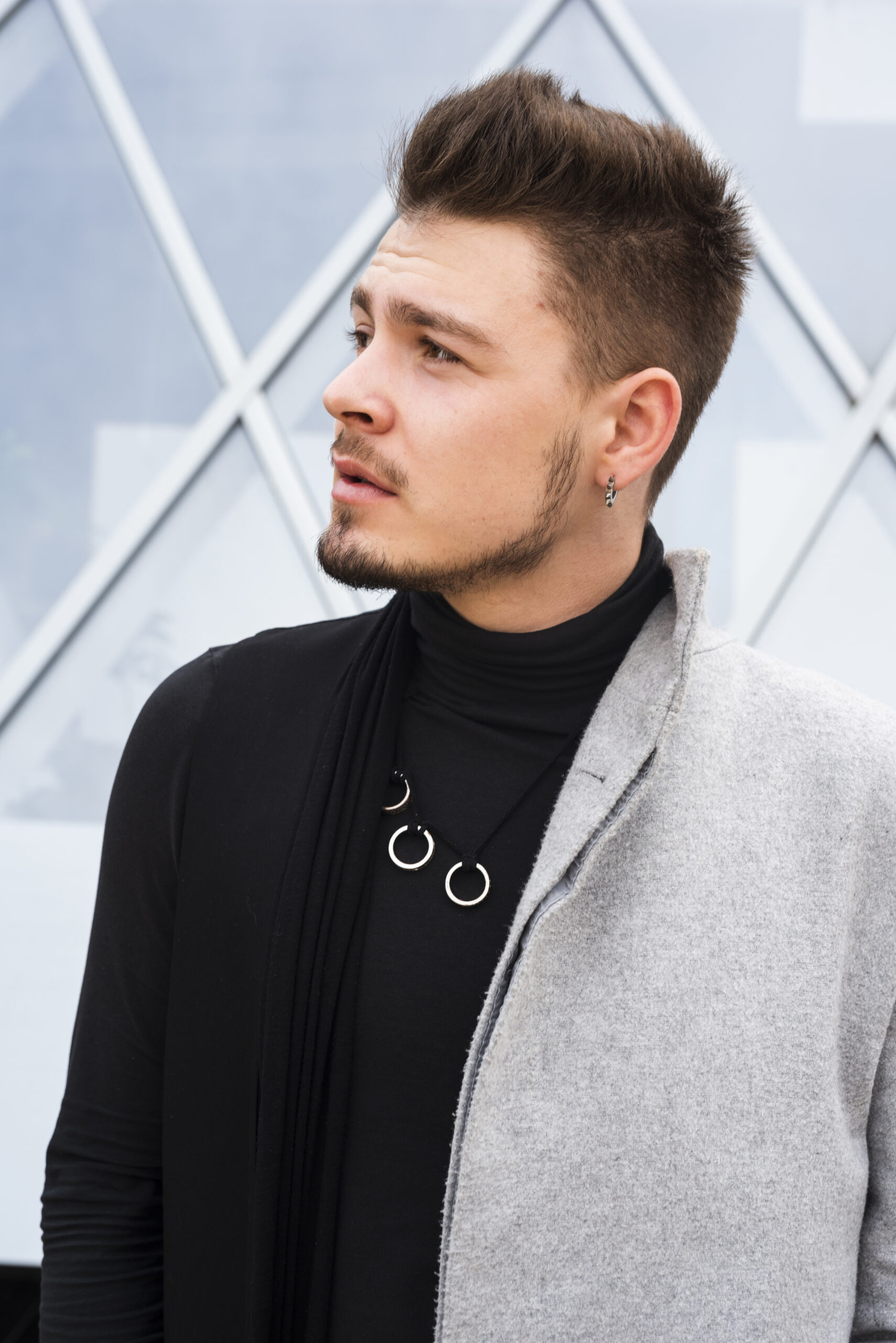Low Taper Fade Haircut – Best Styles for Curly, Straight & Fluffy Hair