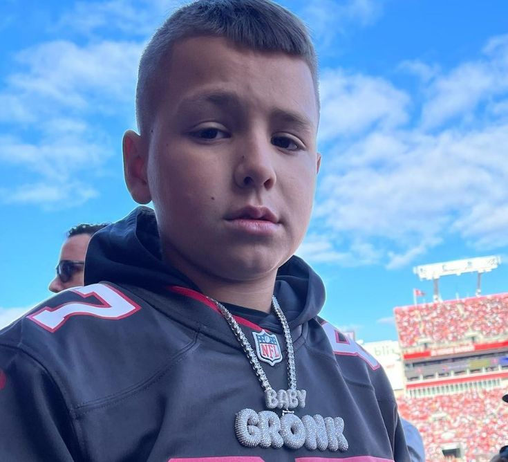 how tall is baby gronk